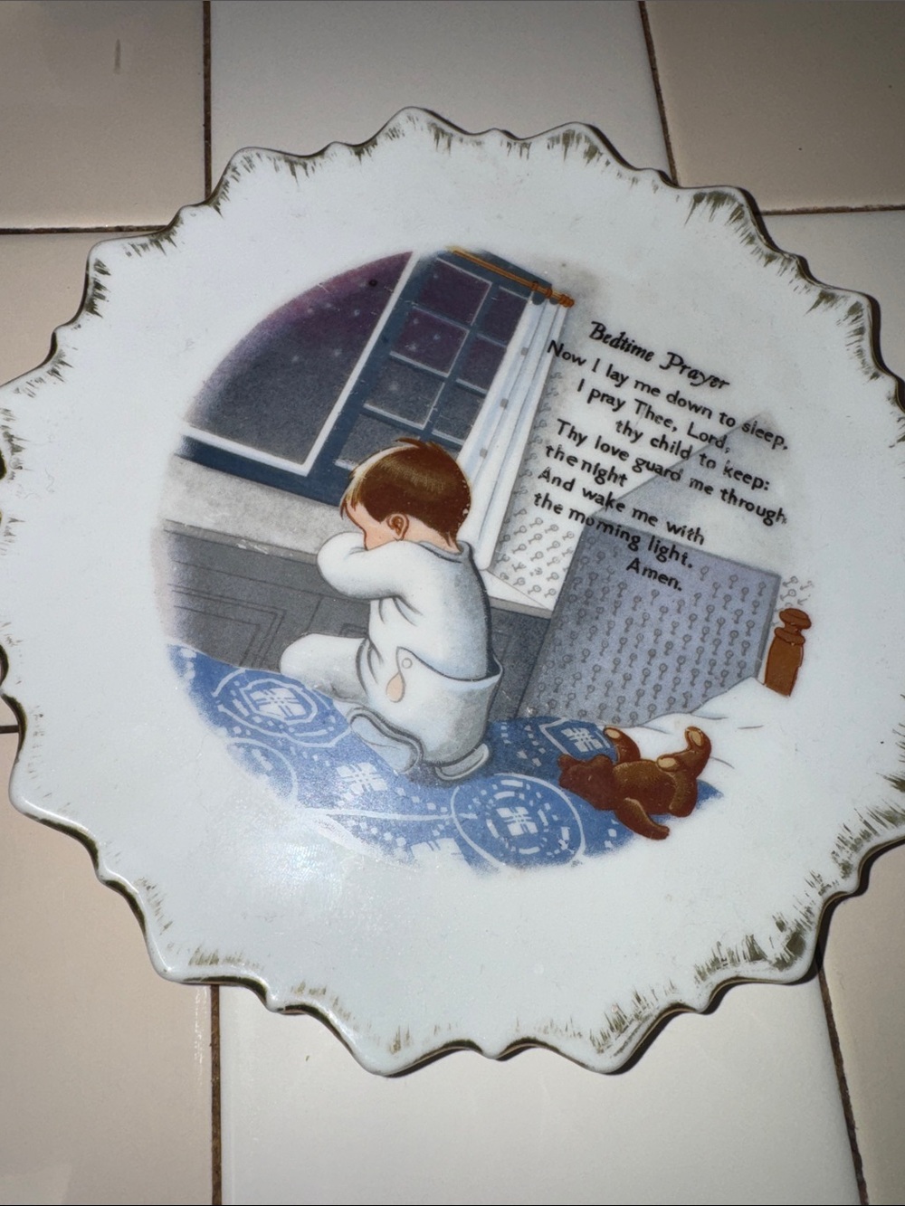 Arrow White Scalloped  Porcelain Prayer Plate with Gold Trim